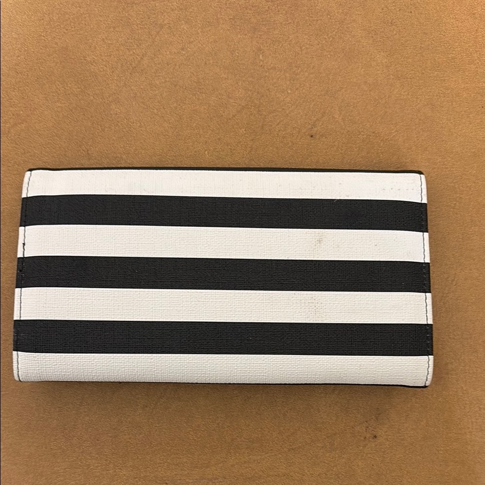 Kut from the Kloth black and white striped snap wallet - Picture 2 of 5